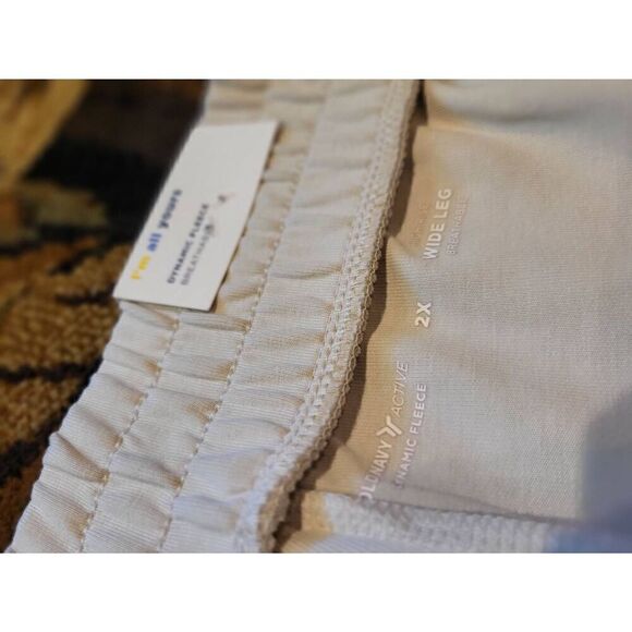 NWT Old Navy Pants Women's 2X Cream Dynamic Fleece Wide Leg High Waisted - Picture 4 of 5